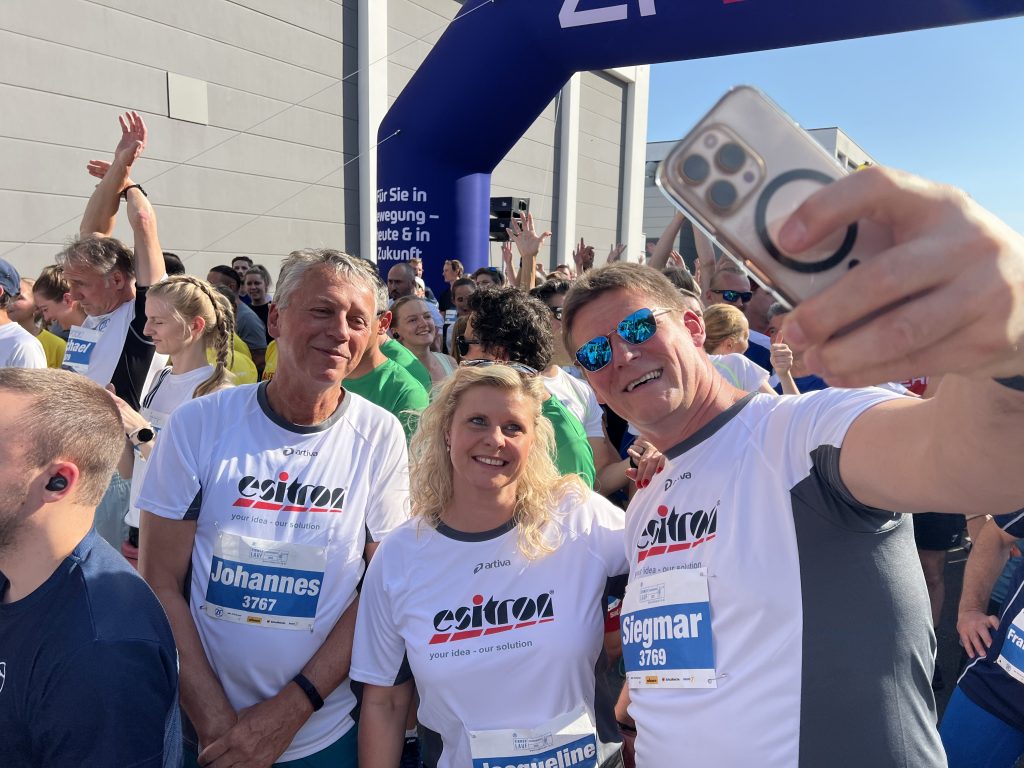 Team esitron Selfie
